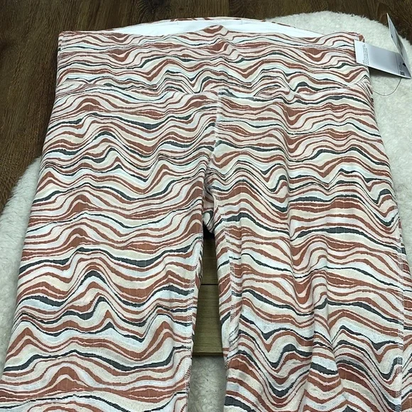 SOLD Nike NWT Yoga Luxe Fit & Flare Full Length Tight Fit Pants White Rust - Picture 7 of 10